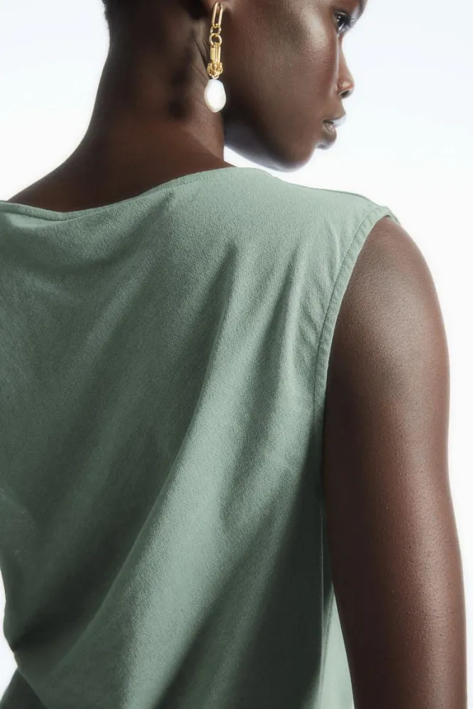 Асимметричный топ с драпировкой COS