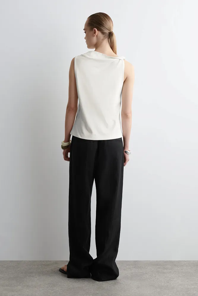 Хлопковый топ с кручеными деталями COS