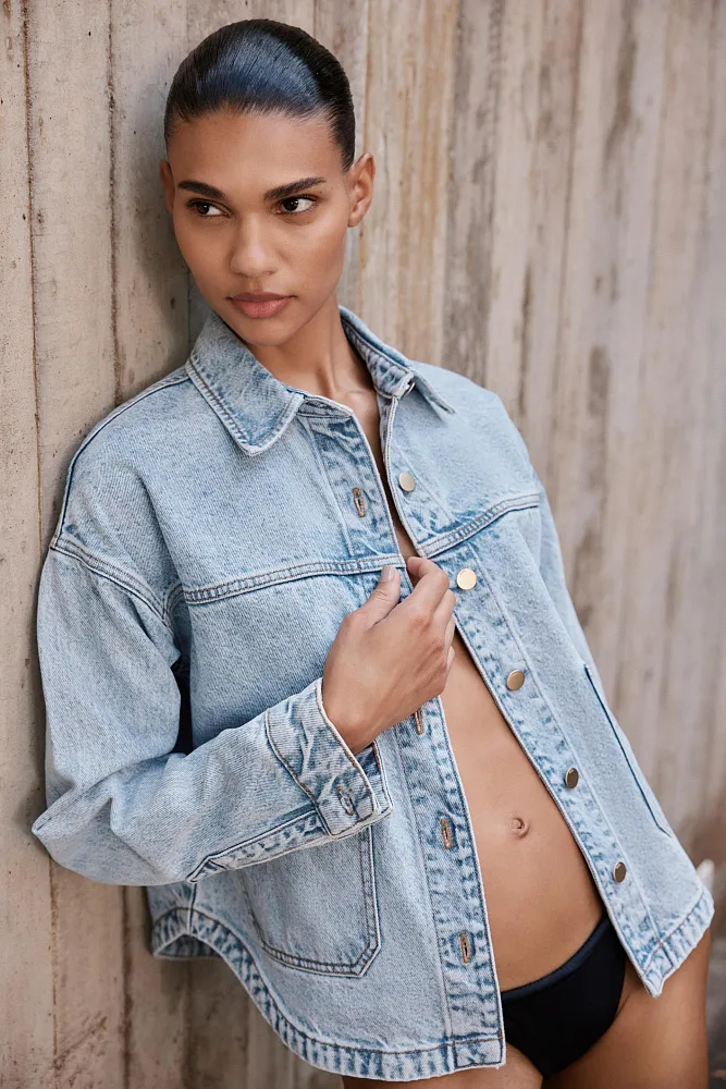 Джинсовая куртка с карманами ZARA