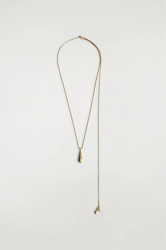 Ожерелье с подвесками COS Ожерелье с подвесками COS