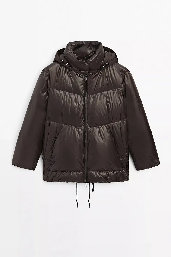 Блестящий водоотталкивающий пуховик со съемным капюшоном MASSIMO DUTTI