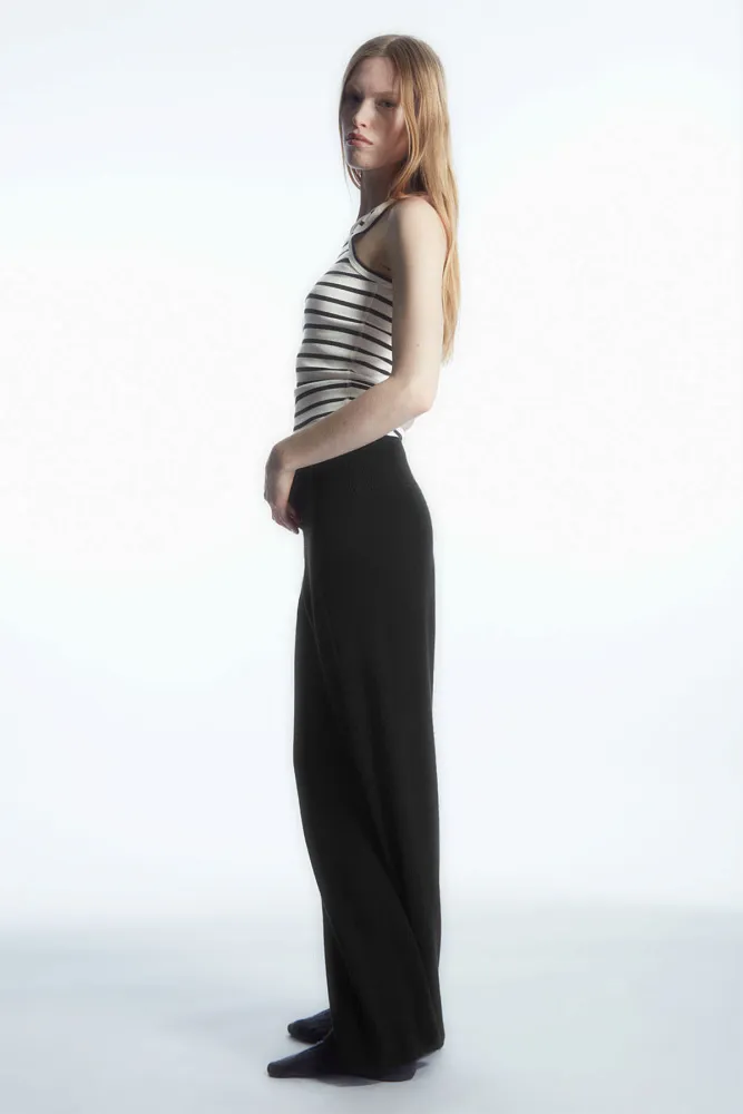 Майка в рубчик COS