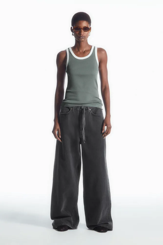 Майка в рубчик COS