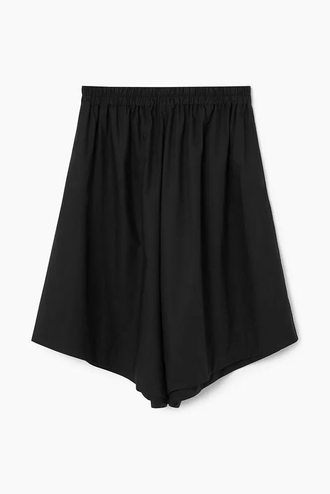 Широкие шорты со сборками COS