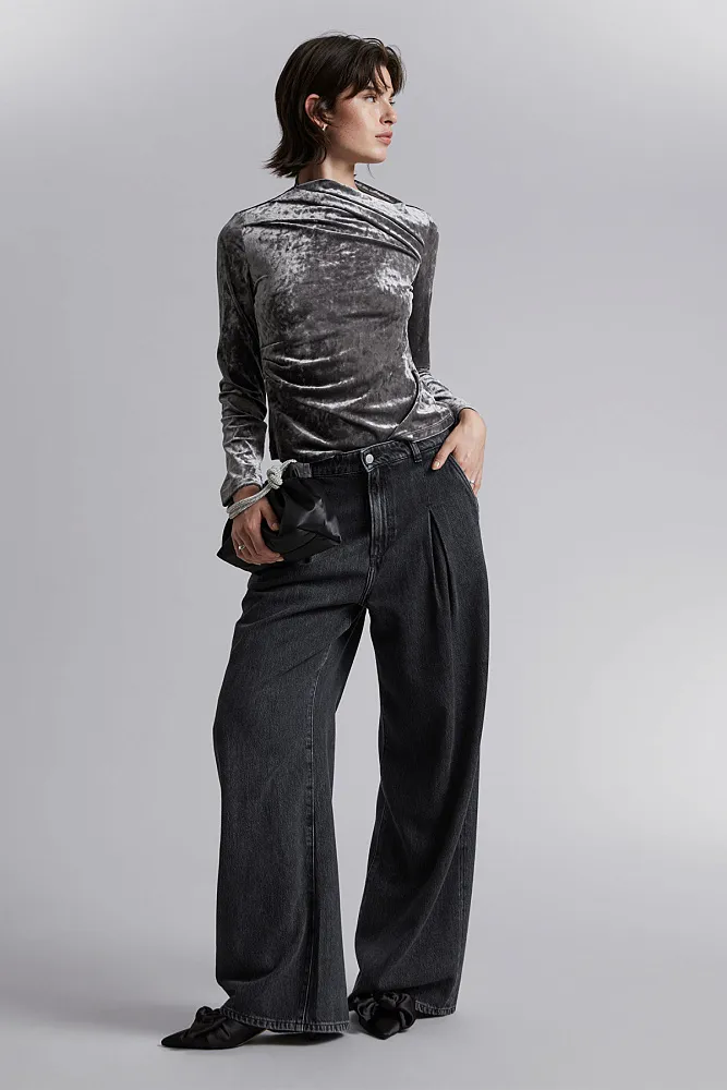 Плиссированный бархатный лонгслив & OTHER STORIES