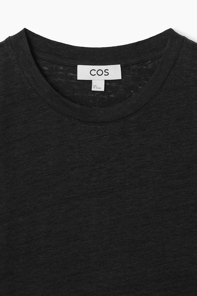 Льняная футболка COS