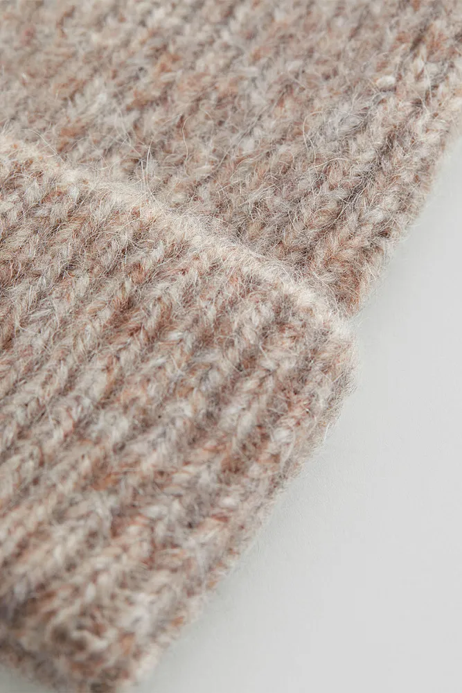 Шапка бини из смеси шерсти & OTHER STORIES