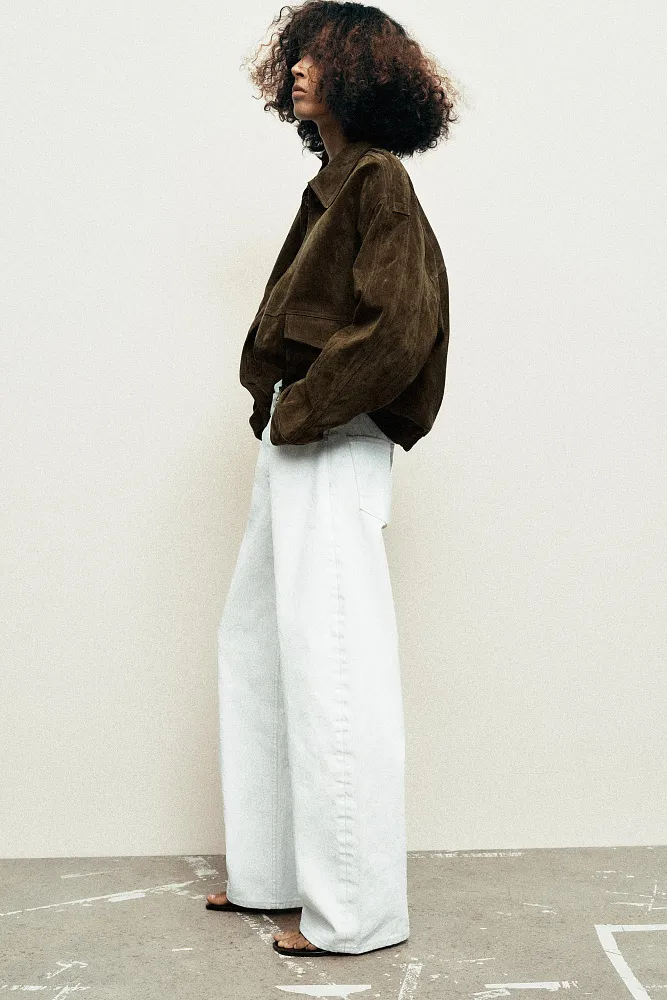 Куртка-бомбер из замши ZARA