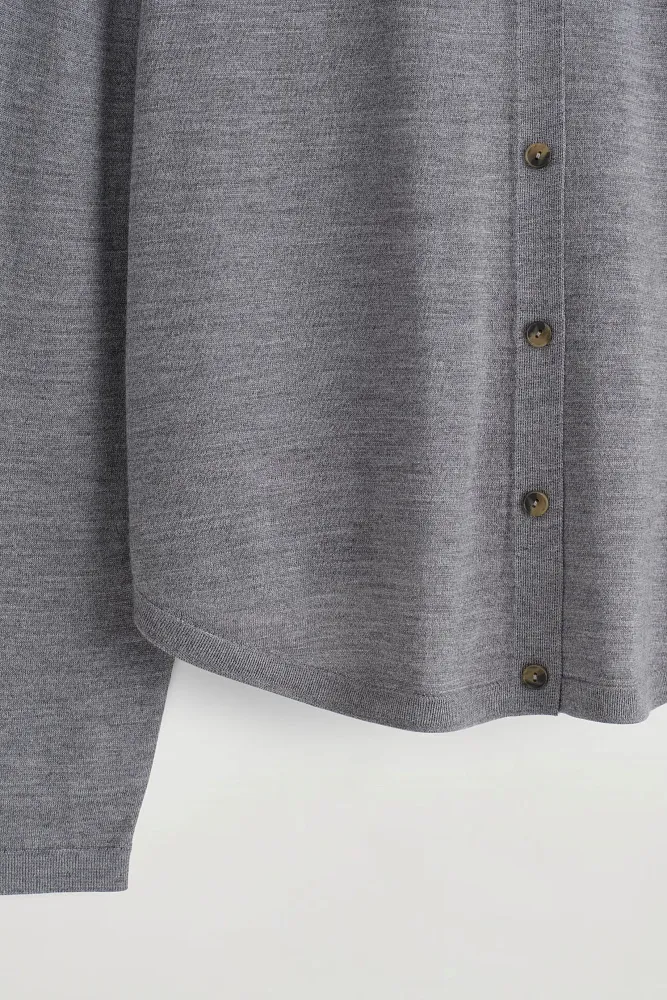 Кардиган из шерсти мериноса с закругленным кроем COS