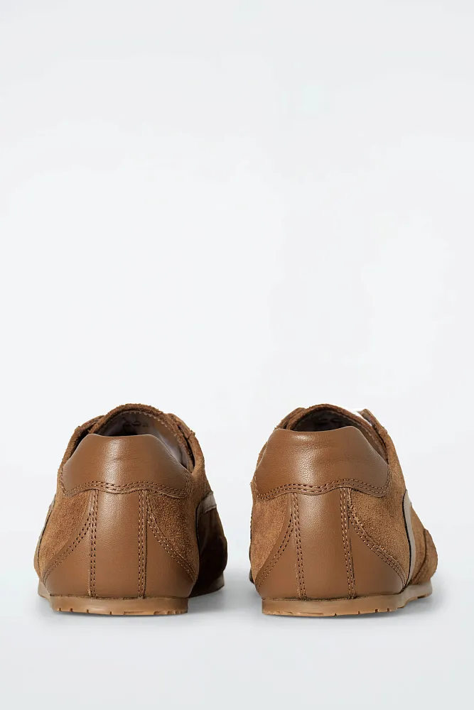 Замшевые кроссовки COS