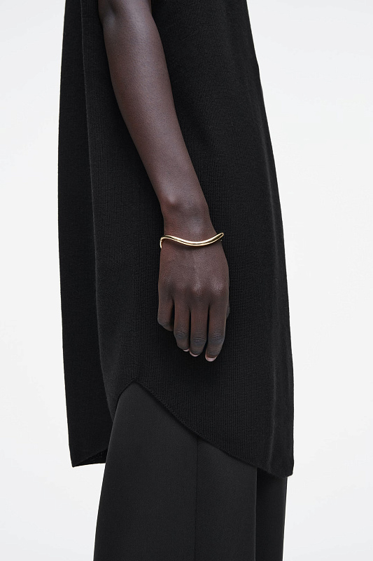 Изогнутый браслет Изогнутый браслет