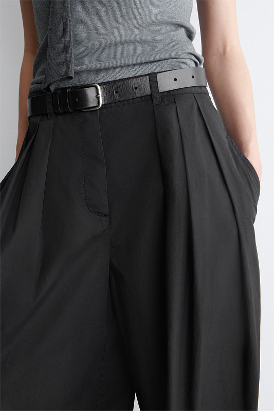 Широкие брюки со складками COS Широкие брюки со складками COS