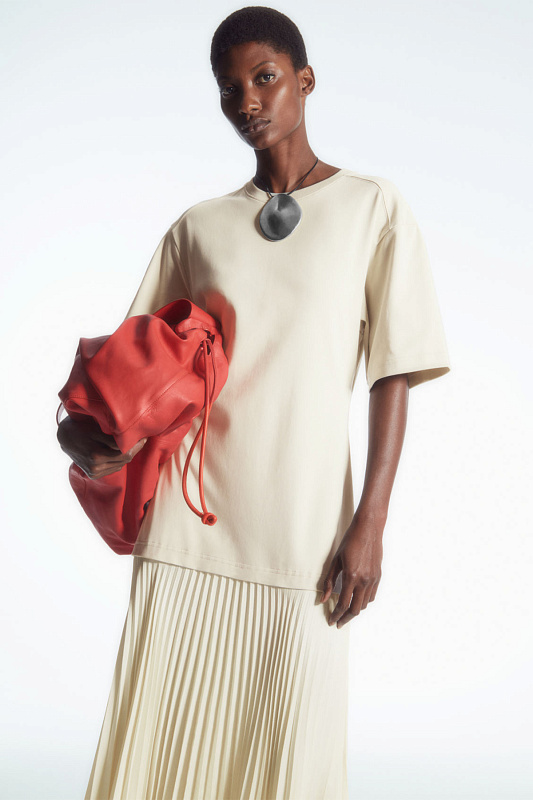 Платье-футболка с плиссированной юбкой COS Платье-футболка с плиссированной юбкой COS