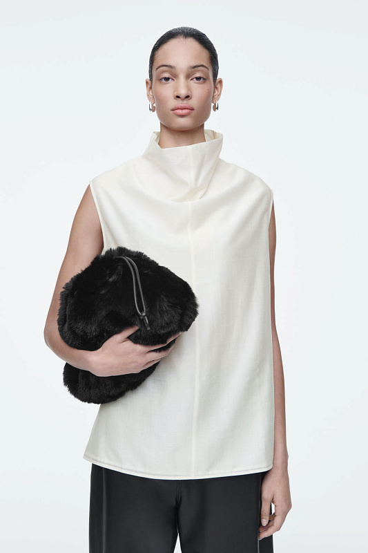 Клатч Cavatelli из искусственного меха COS Клатч Cavatelli из искусственного меха COS