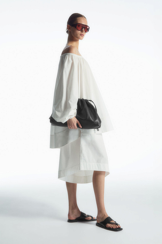 Широкие шорты со сборками COS Широкие шорты со сборками COS