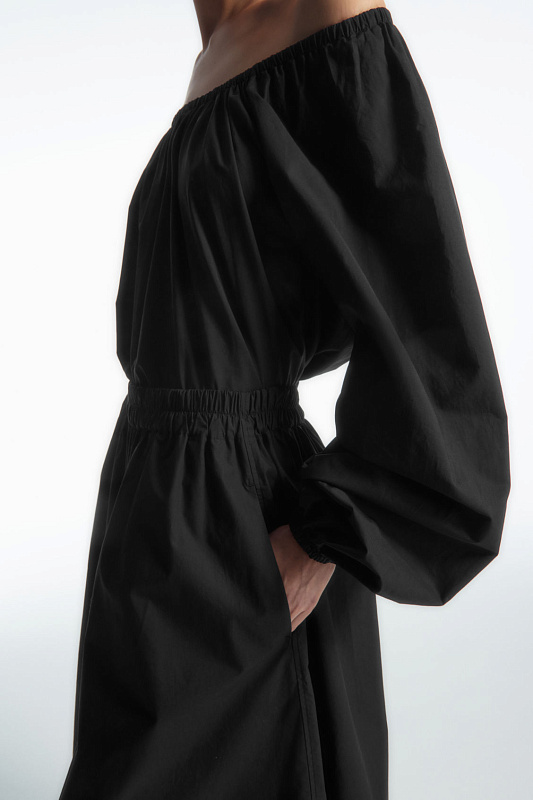 Широкие шорты со сборками COS Широкие шорты со сборками COS