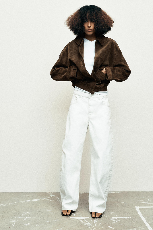 Куртка-бомбер из замши