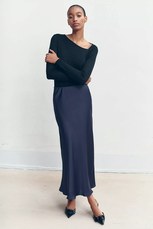 Лонгслив из тонкой шерсти и шелка Лонгслив из тонкой шерсти и шелка