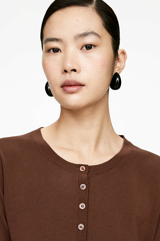 Трикотажный топ с воротником хенли ARKET Трикотажный топ с воротником хенли ARKET