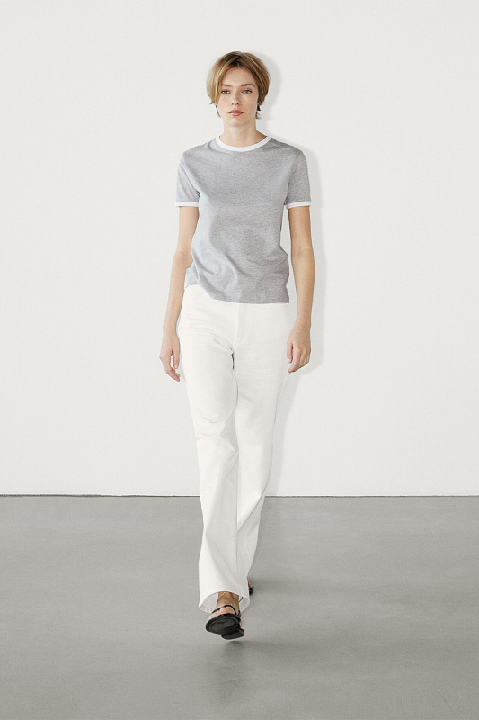 Футболка с контрастными деталями Футболка с контрастными деталями